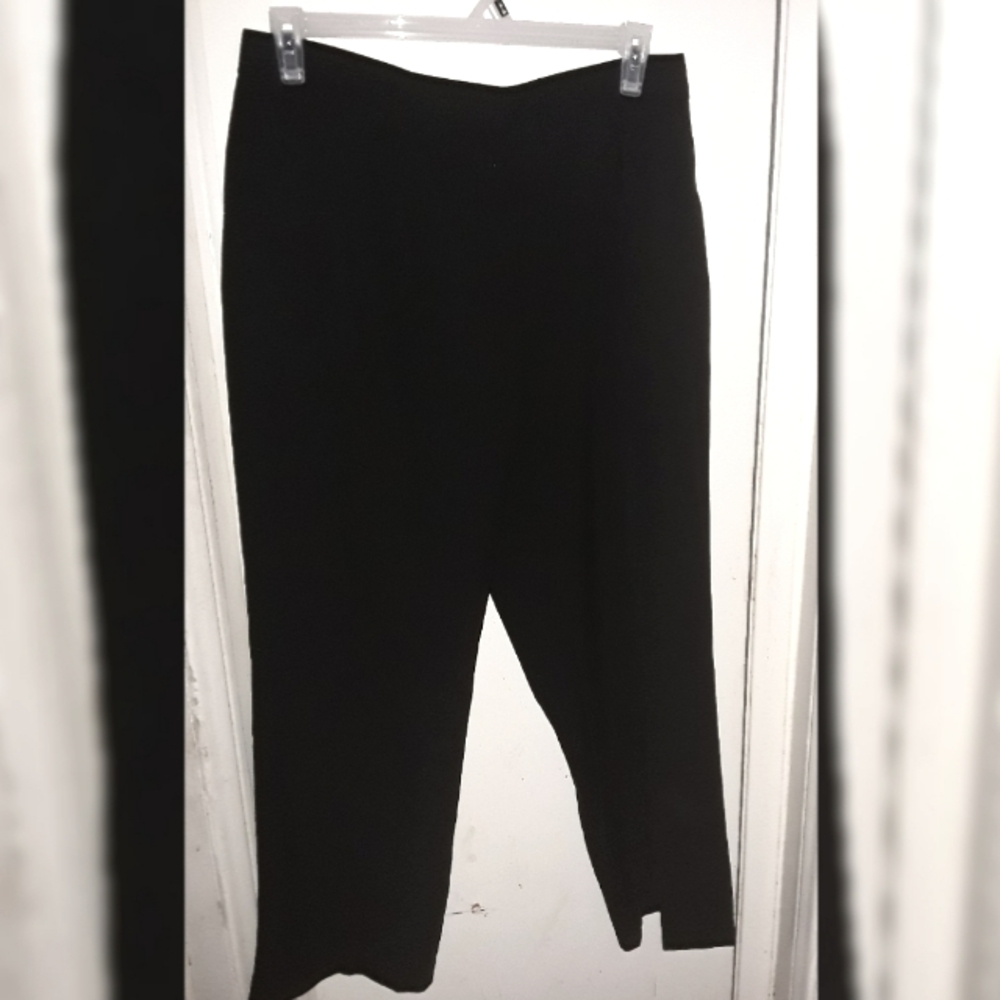 Avenue Women's Casual Dress Pants.  Sz 14P(PETITE)..Black.
